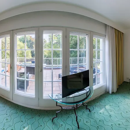 Hotel Im Park 3*