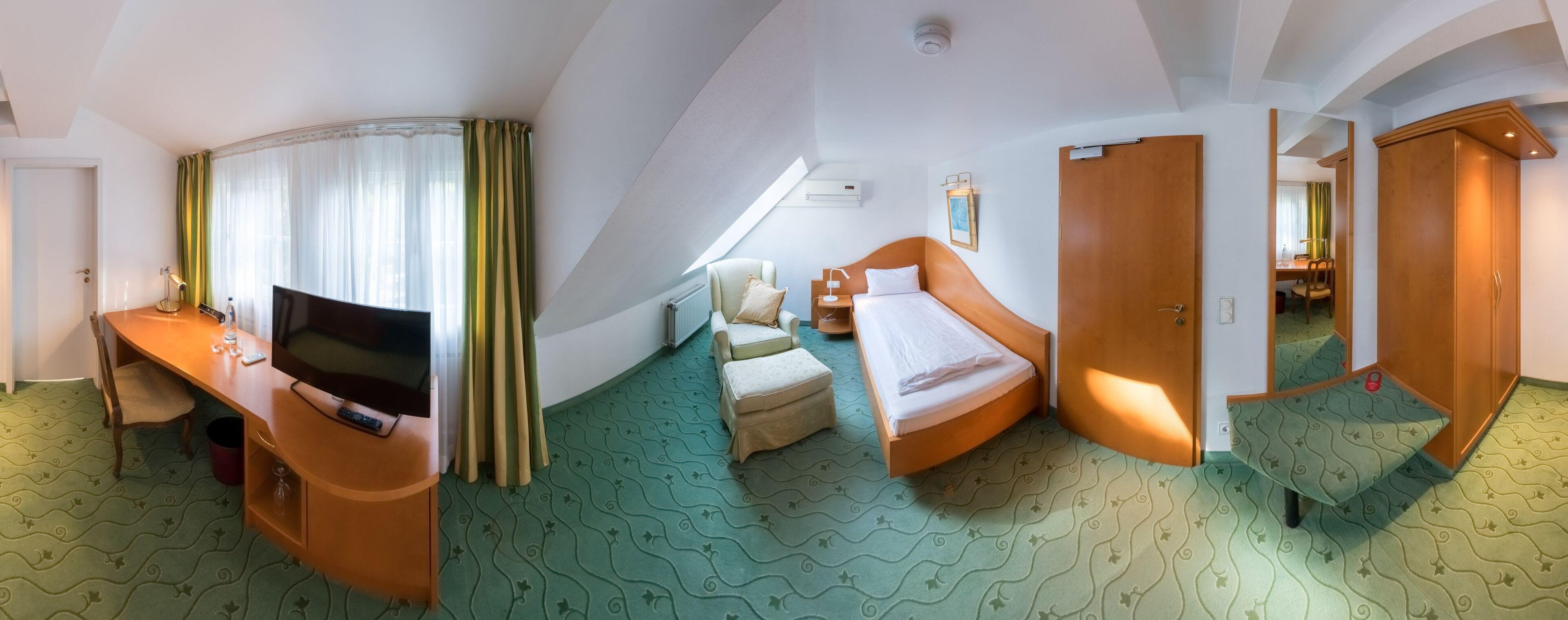 Im Park Hotel 3*
