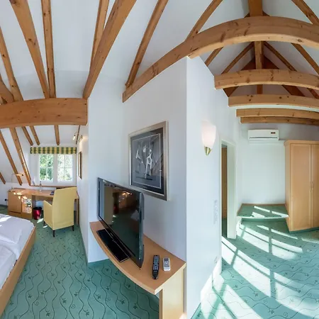 Im Park Hotel 3*